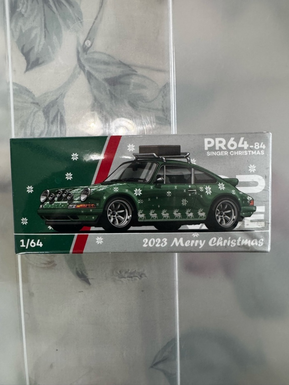 PR64-84 Singer Christmas 1/64 Green Holiday Race Car